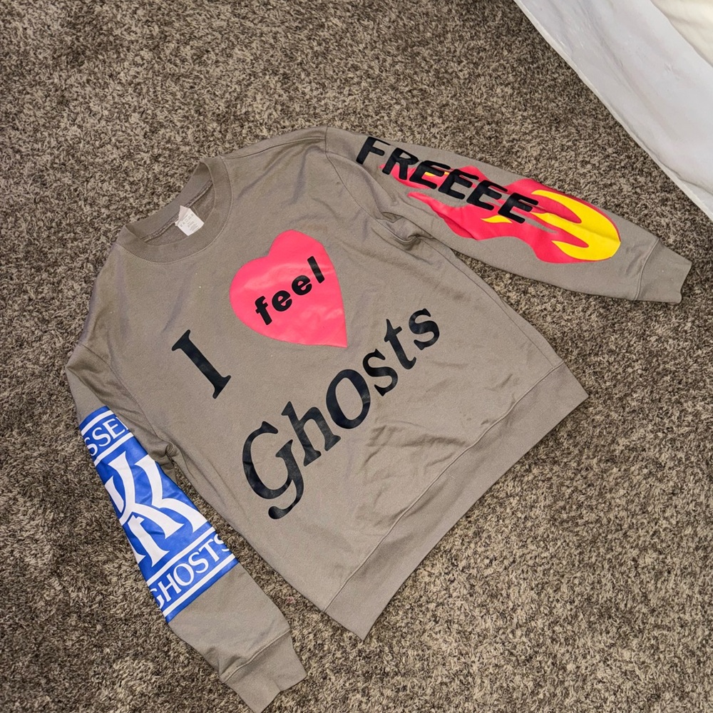 Graphic Sweatshirt - ‘I See Ghosts’